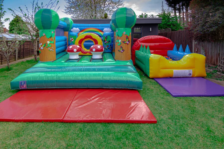 Woodland bouncy castle hire and ball pool